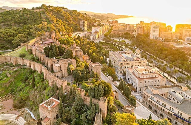 Técnico de proKopi con fotocopiadora Ricoh en Málaga
